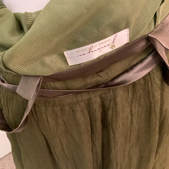 Dress - Picture 6 of 8